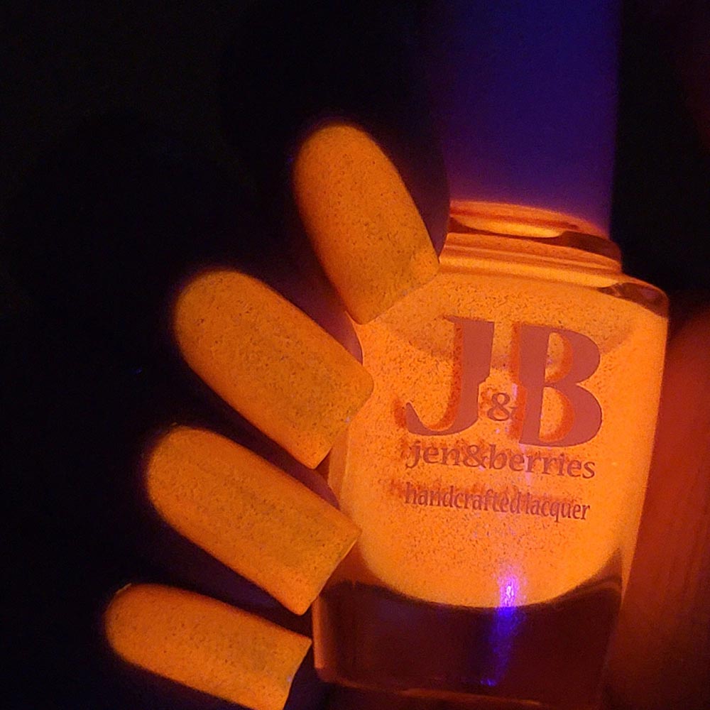 intensive carousel - Jen & Berries nail polish