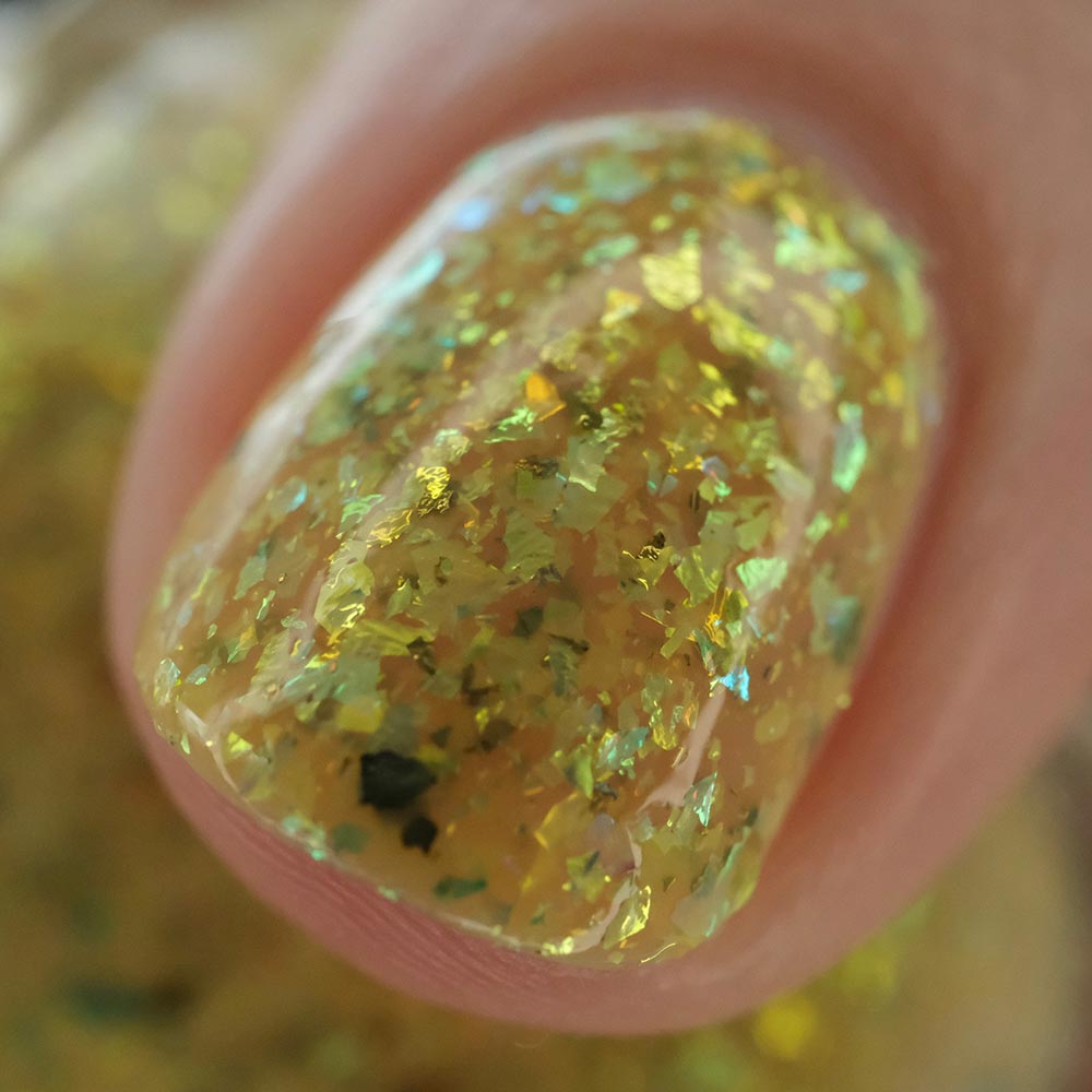 lazy daisy - Jen & Berries nail polish