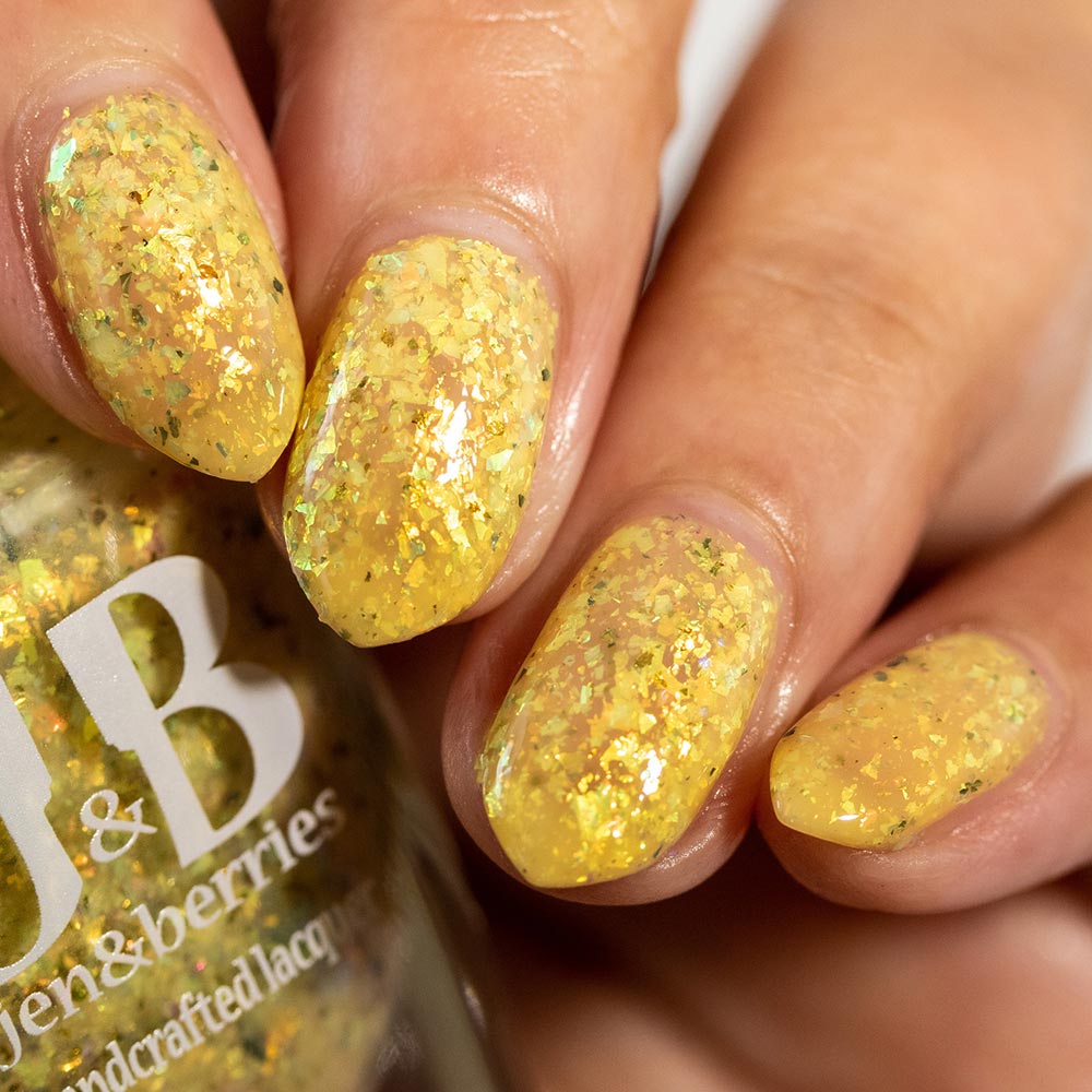 lazy daisy - Jen & Berries nail polish