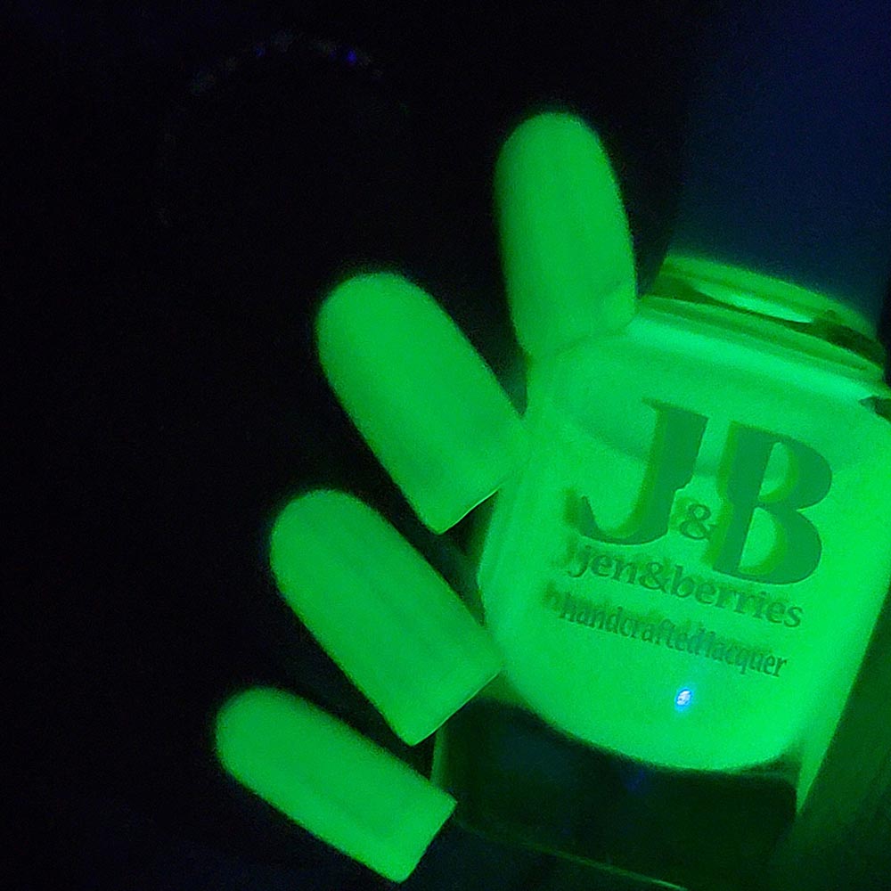 dart time lover - Jen & Berries nail polish